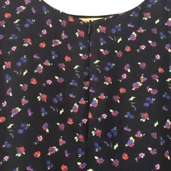 Emma & Olivia Sleeveless Floral Print Blouse - Picture 3 of 7